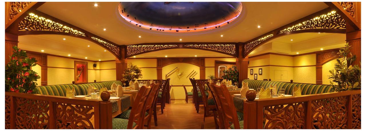 The Grand Regent Hotel Коимбаторе Екстериор снимка