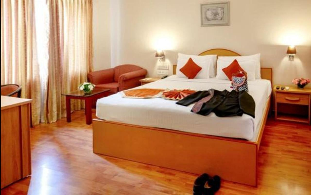 The Grand Regent Hotel Коимбаторе Екстериор снимка